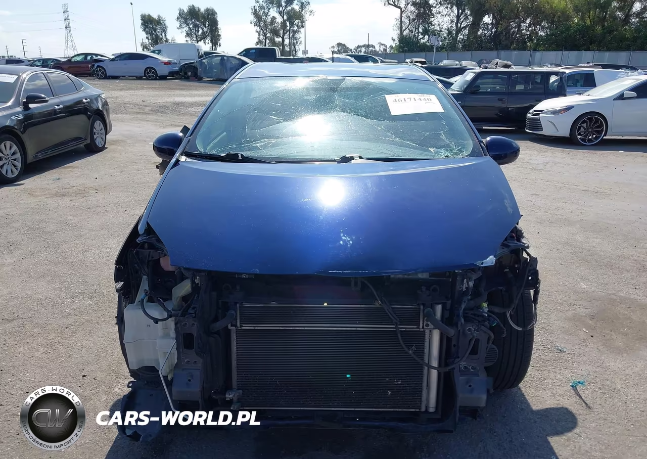 2013 Toyota Prius Two VIN:JTDKN3DUXD1710757 - 13