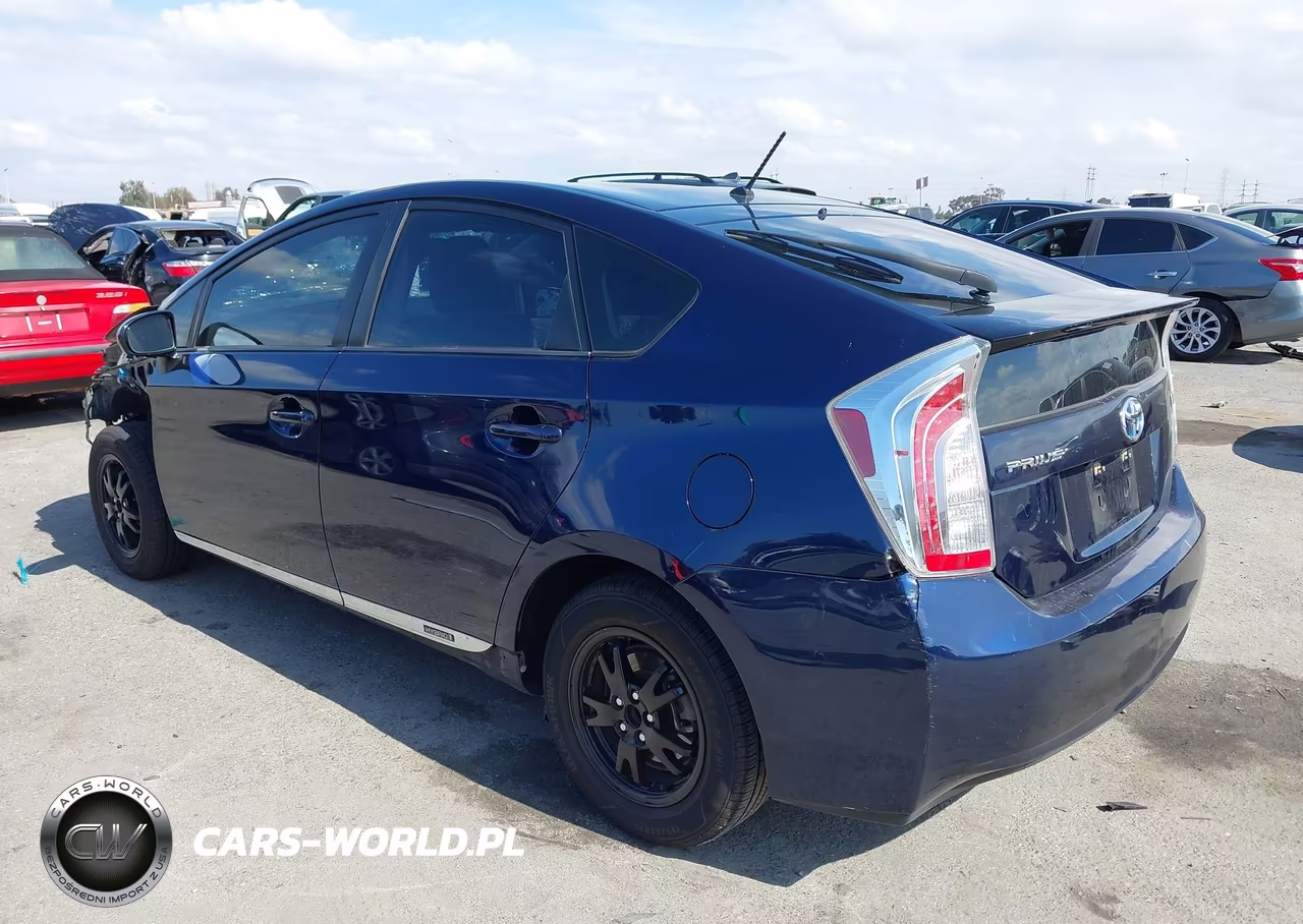 2013 Toyota Prius Two VIN:JTDKN3DUXD1710757 - 3