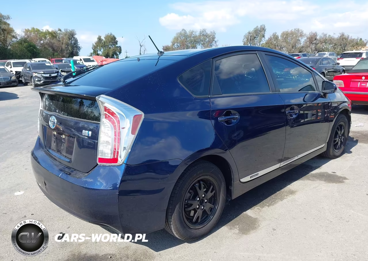 2013 Toyota Prius Two VIN:JTDKN3DUXD1710757 - 4