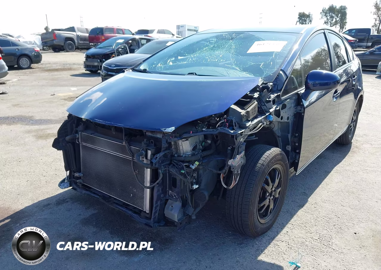 2013 Toyota Prius Two VIN:JTDKN3DUXD1710757 - 6