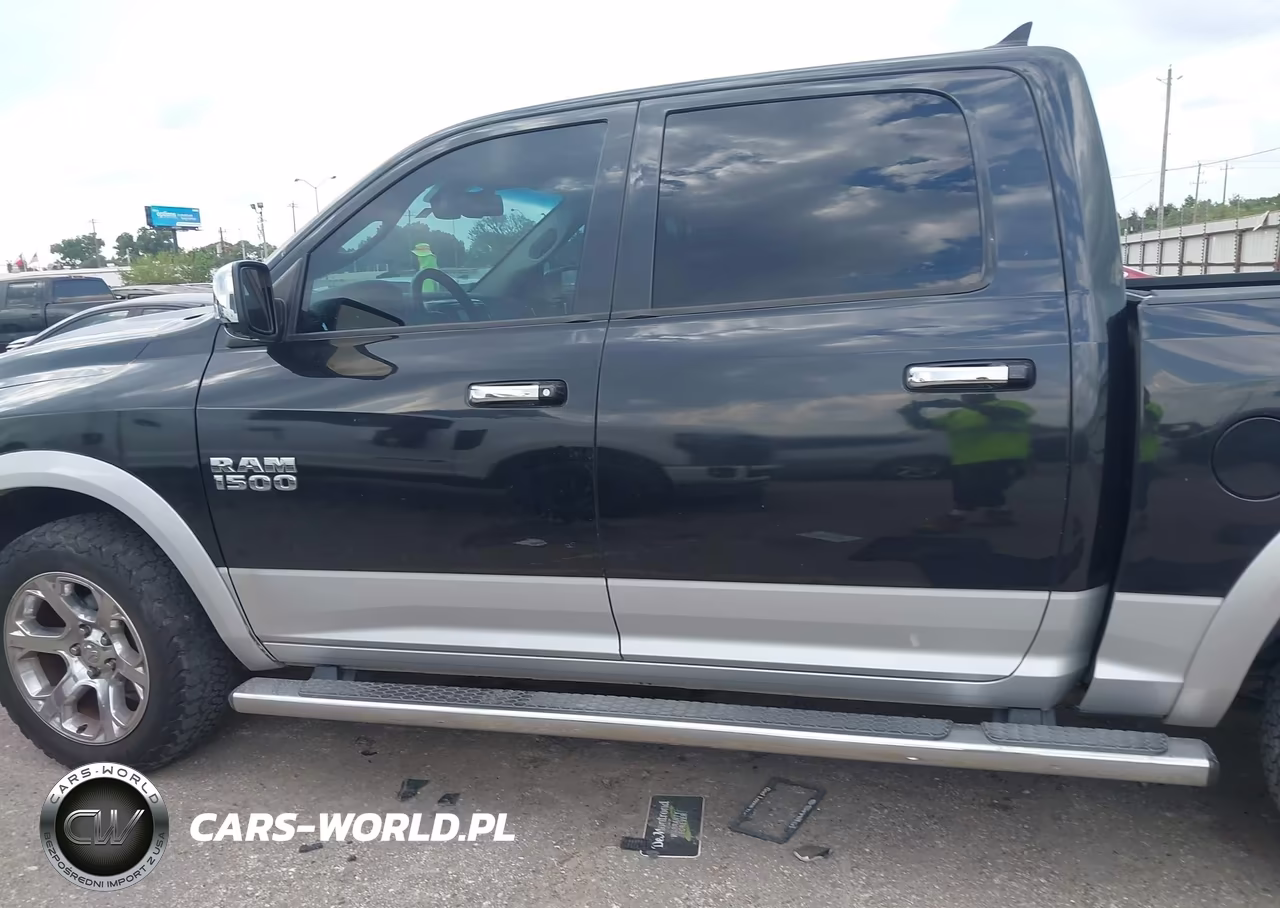 2016 Ram 1500 Laramie VIN:1C6RR7NT7GS386849 - 15