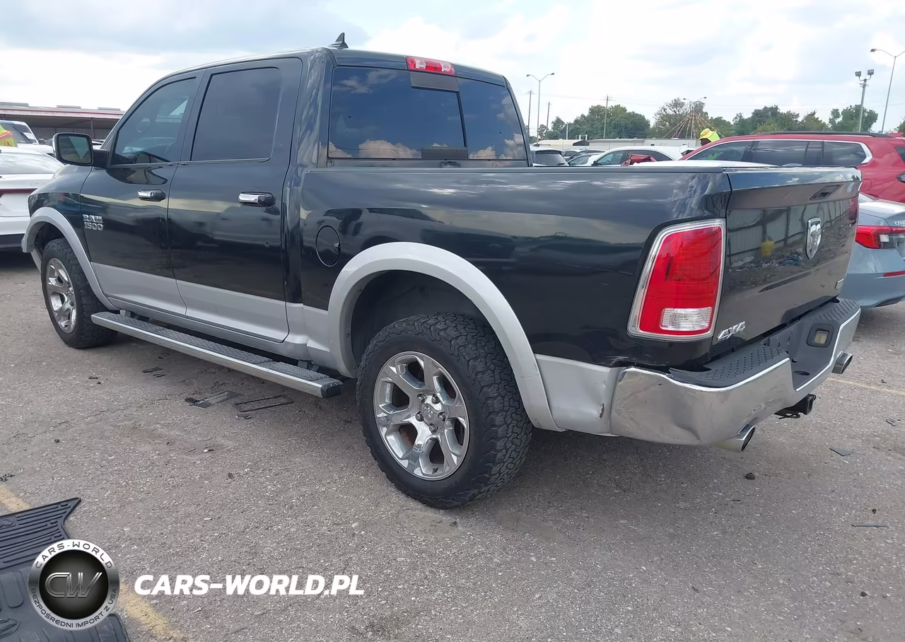 2016 Ram 1500 Laramie VIN:1C6RR7NT7GS386849 - 3