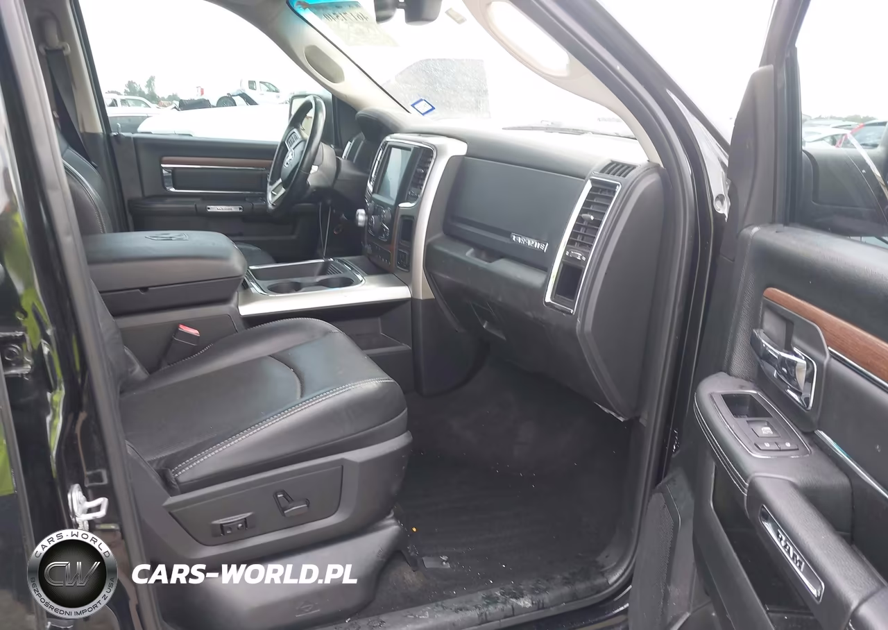 2016 Ram 1500 Laramie VIN:1C6RR7NT7GS386849 - 5