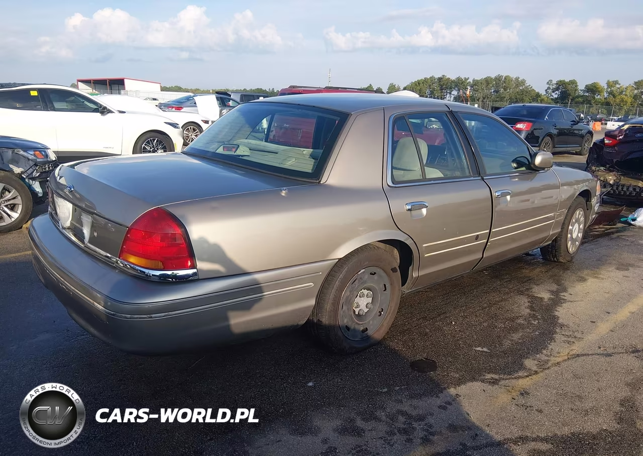 2003 Ford Crown Victoria Standard VIN:2FAFP73W63X116524 - 4