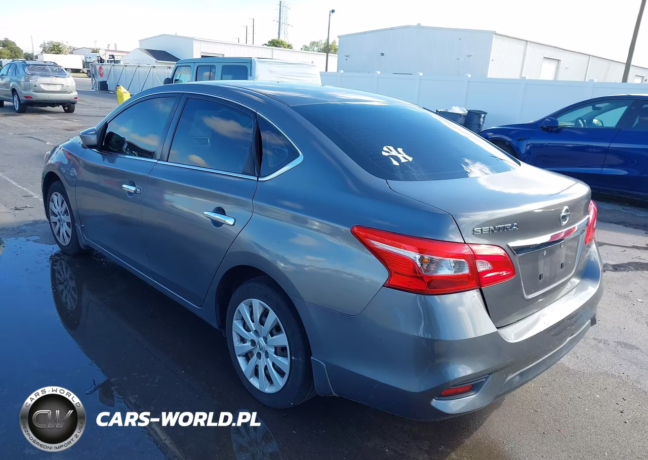 2018 Nissan Sentra S VIN:3N1AB7AP2JY323155 - 3