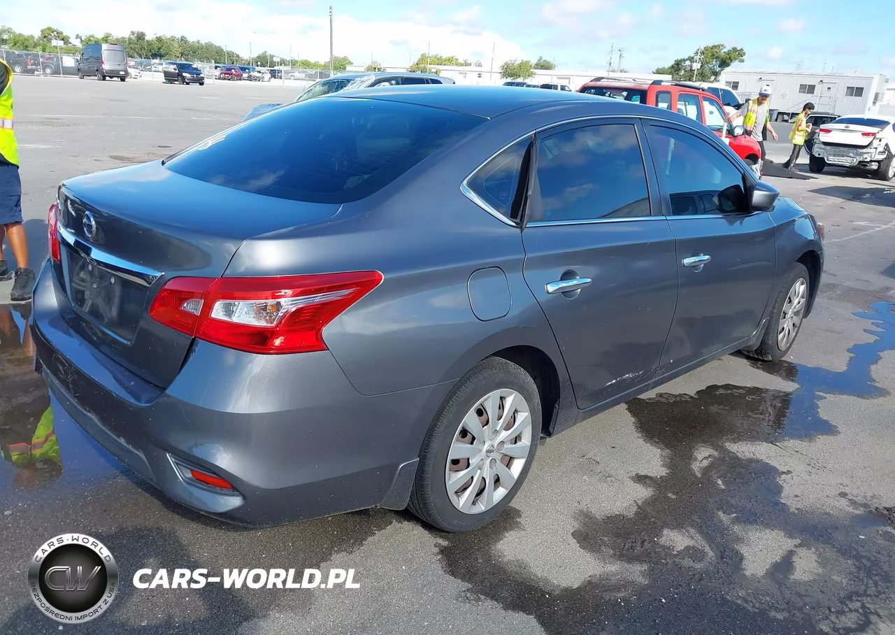 2018 Nissan Sentra S VIN:3N1AB7AP2JY323155 - 4