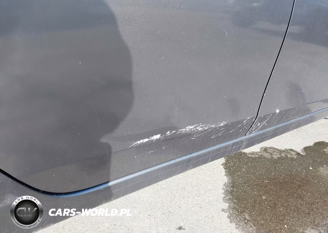 2018 Nissan Sentra S VIN:3N1AB7AP2JY323155 - 6