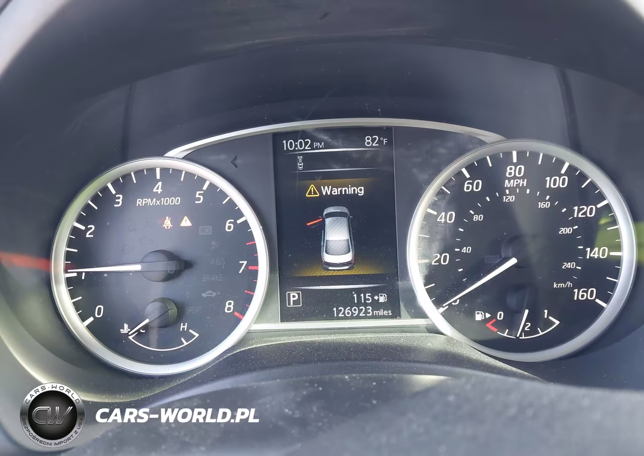 2018 Nissan Sentra S VIN:3N1AB7AP2JY323155 - 7