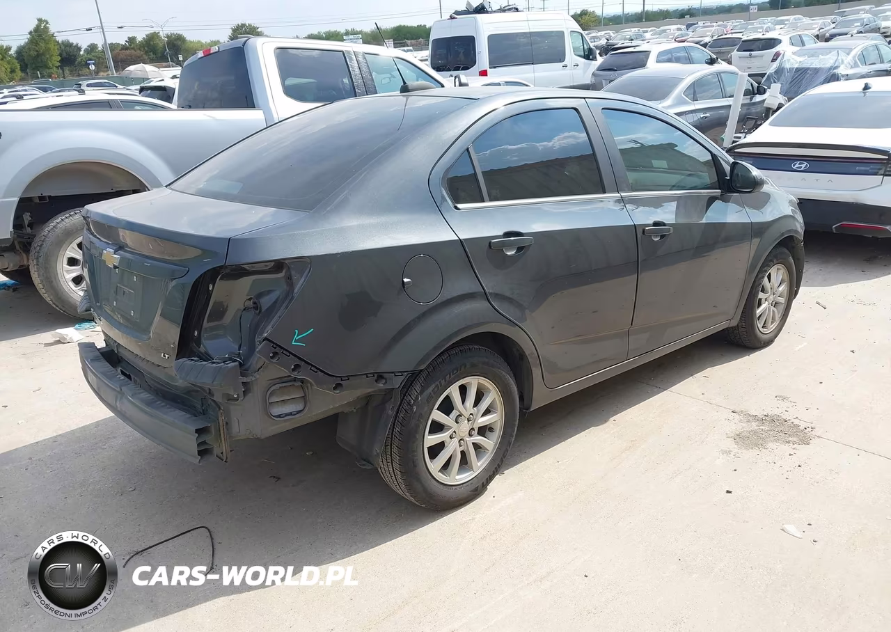 2019 Chevrolet Sonic Lt Auto VIN:1G1JD5SB7K4101349 - 4