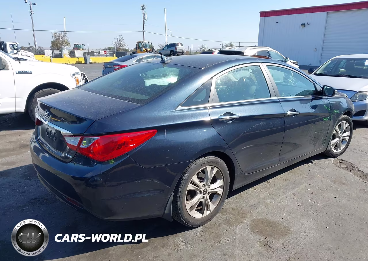 2011 Hyundai Sonata Limited VIN:5NPEC4ACXBH218692 - 4