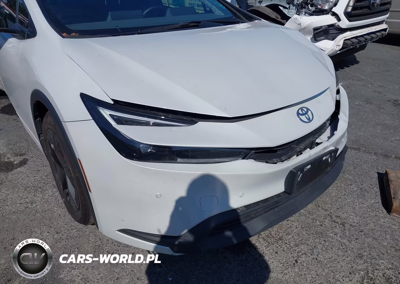 2024 Toyota Prius Le VIN:JTDACAAU3R3029667 - 17