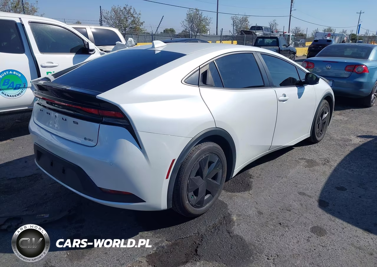 2024 Toyota Prius Le VIN:JTDACAAU3R3029667 - 4