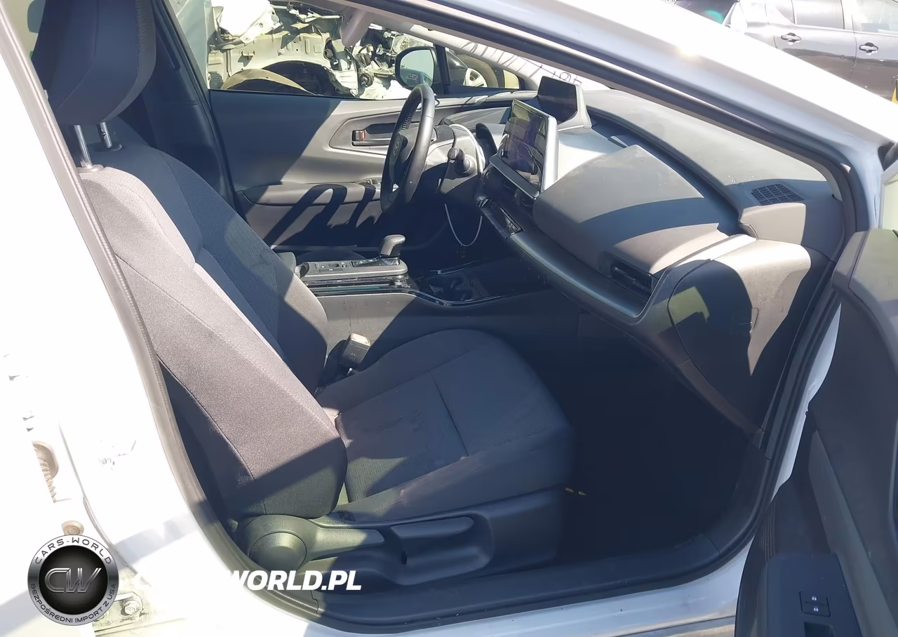 2024 Toyota Prius Le VIN:JTDACAAU3R3029667 - 5