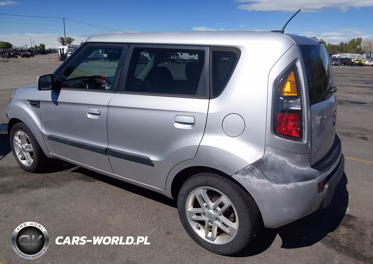 2010 Kia Soul + VIN:KNDJT2A24A7703083 - 3