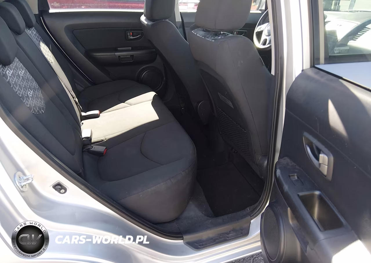 2010 Kia Soul + VIN:KNDJT2A24A7703083 - 8