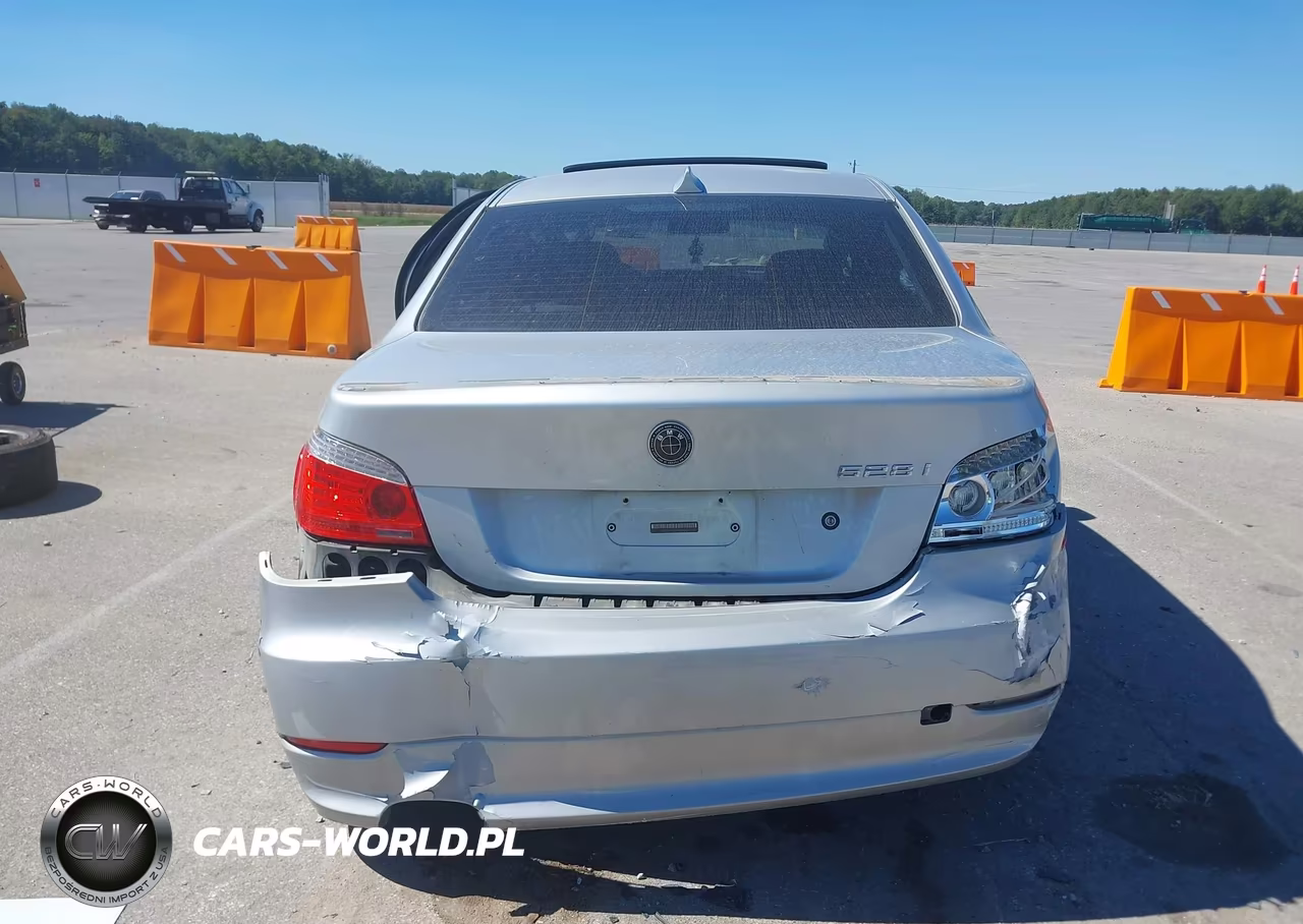 2010 BMW 528I xDrive VIN:WBANV1C57AC388538 - 17