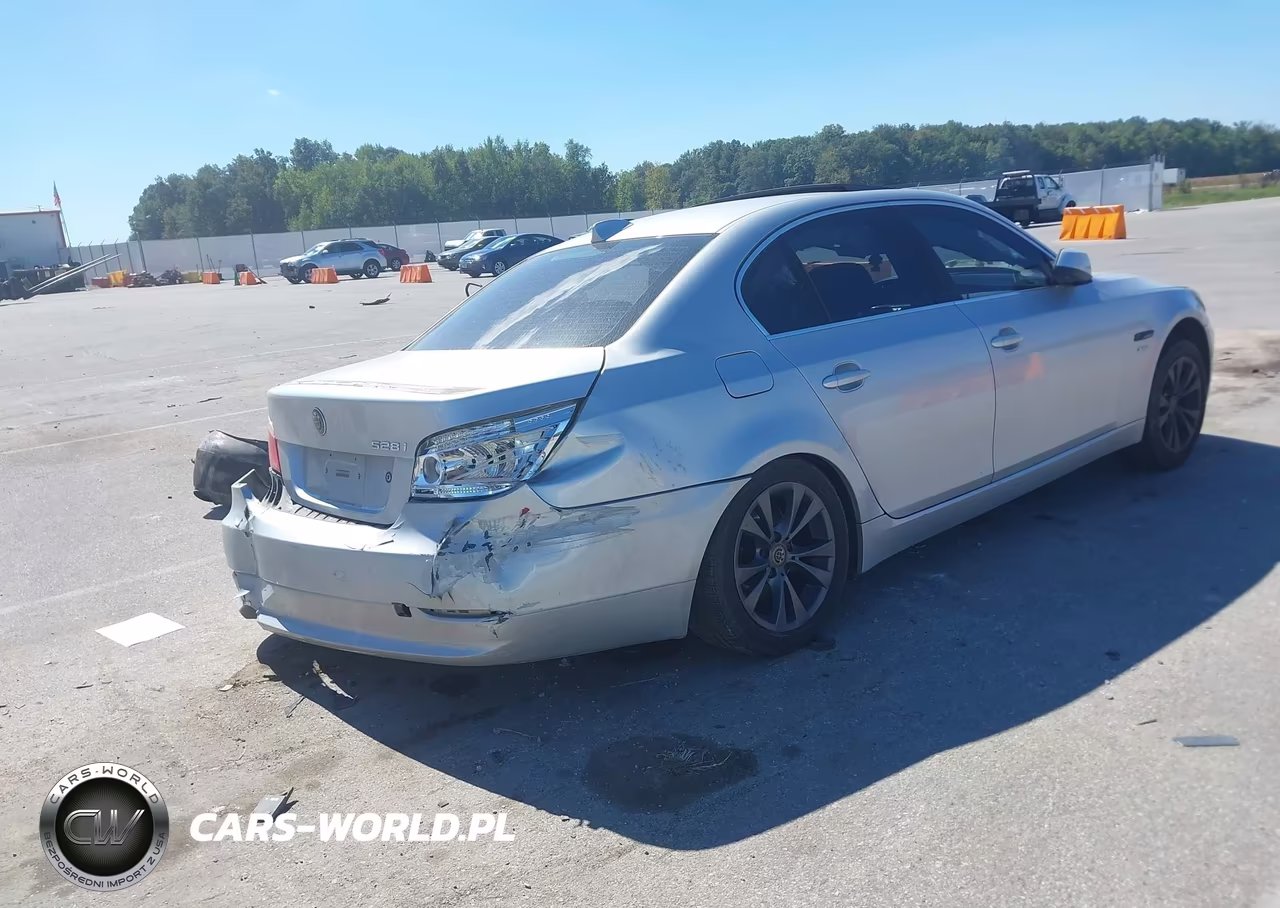 2010 BMW 528I xDrive VIN:WBANV1C57AC388538 - 4