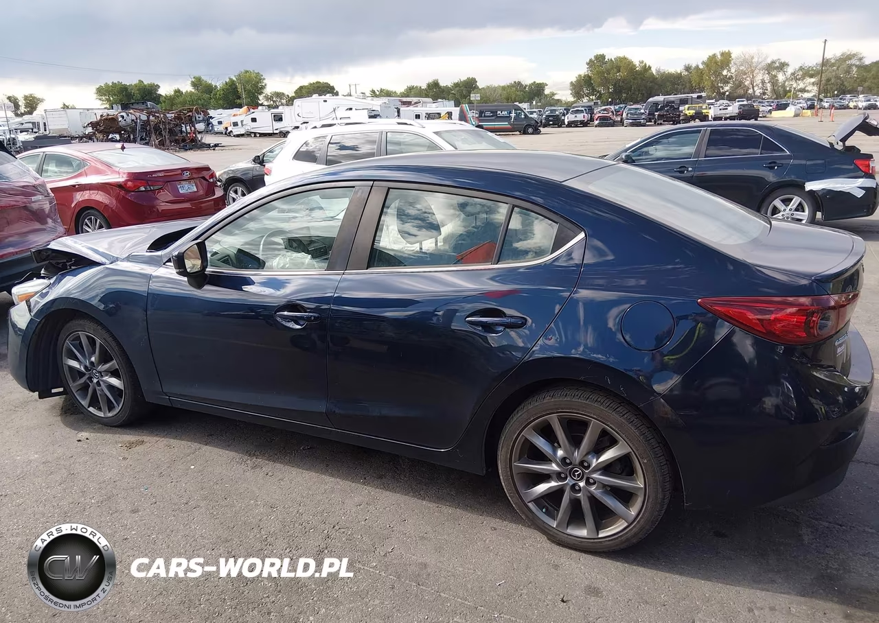 2018 Mazda Mazda3 Touring VIN:3MZBN1V35JM163743 - 13