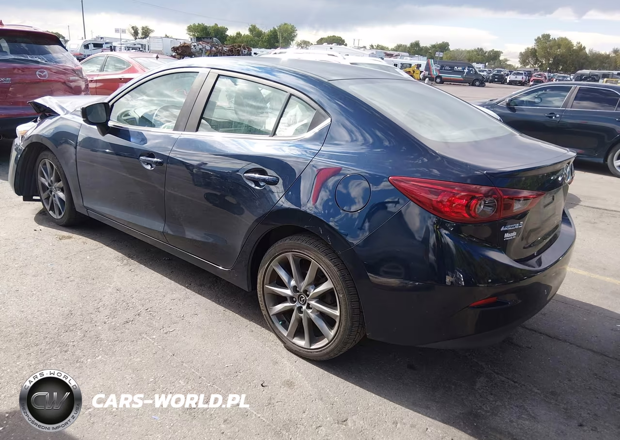 2018 Mazda Mazda3 Touring VIN:3MZBN1V35JM163743 - 3