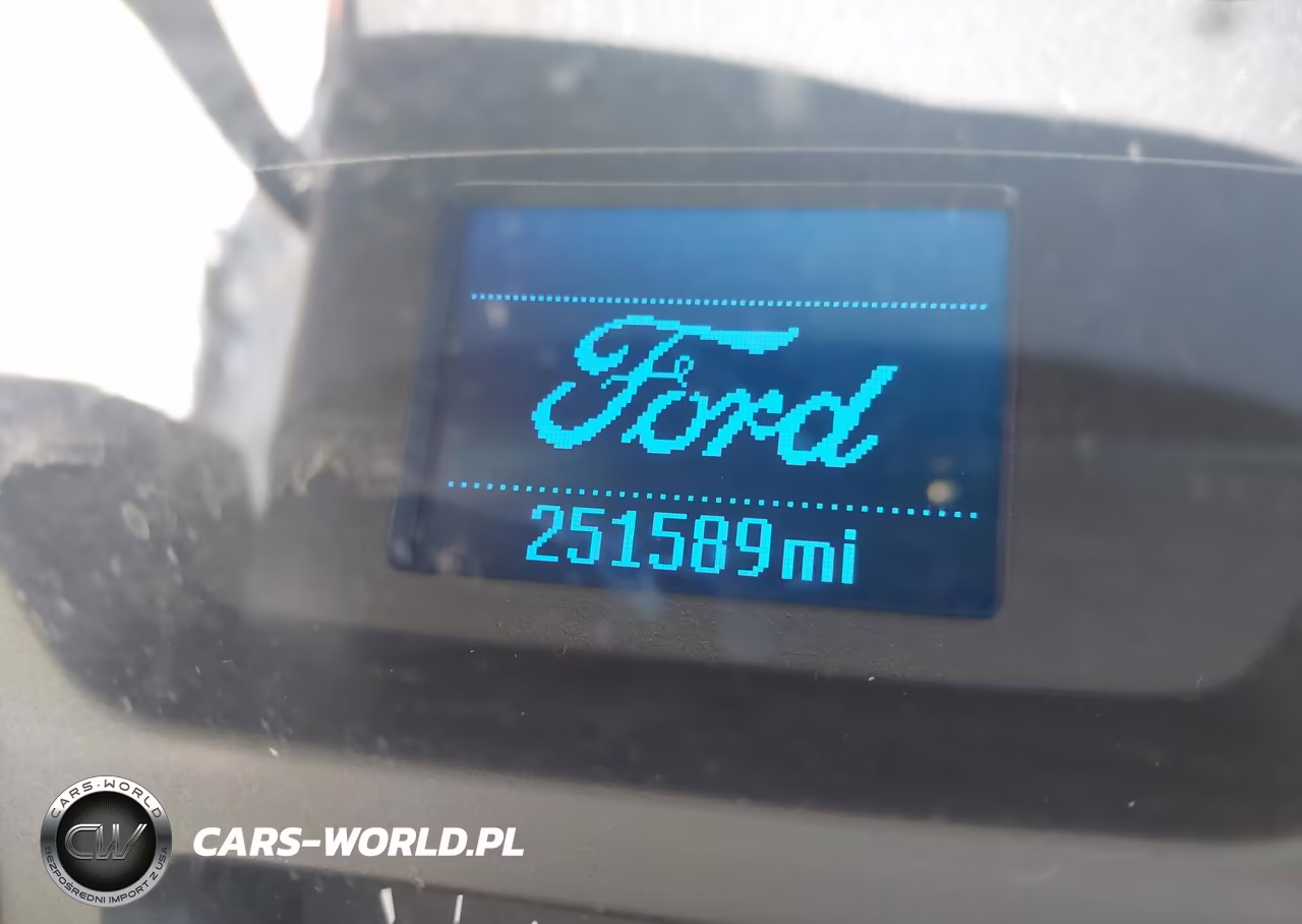 2018 Ford Transit-250 VIN:1FTYR2CM2JKA75081 - 16