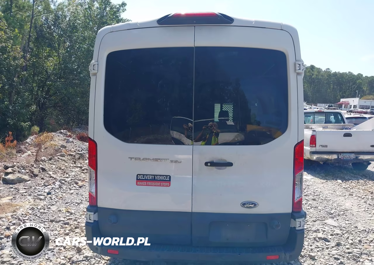 2018 Ford Transit-250 VIN:1FTYR2CM2JKA75081 - 17