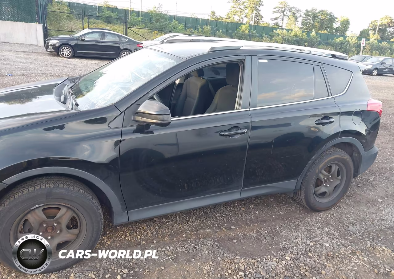 2015 Toyota Rav4 Le VIN:2T3BFREV4FW324766 - 14