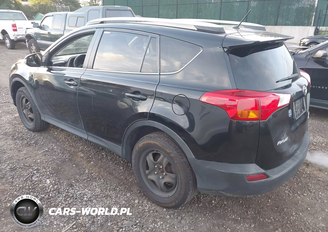 2015 Toyota Rav4 Le VIN:2T3BFREV4FW324766 - 3