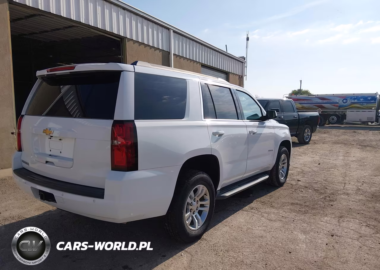 2017 Chevrolet Tahoe Ls VIN:1GNSCAEC5HR274561 - 4