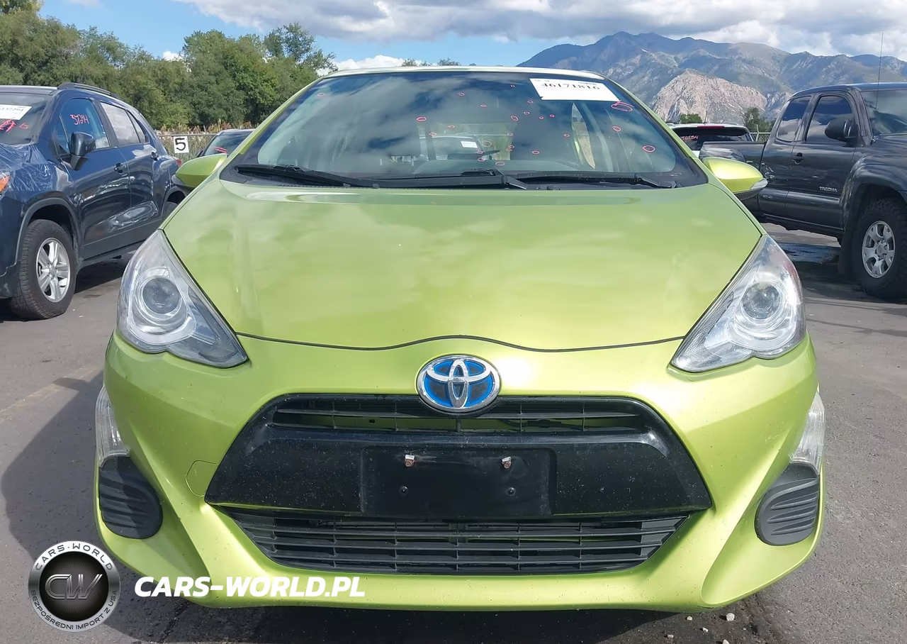 2016 Toyota Prius C Two VIN:JTDKDTB33G1133751 - 12