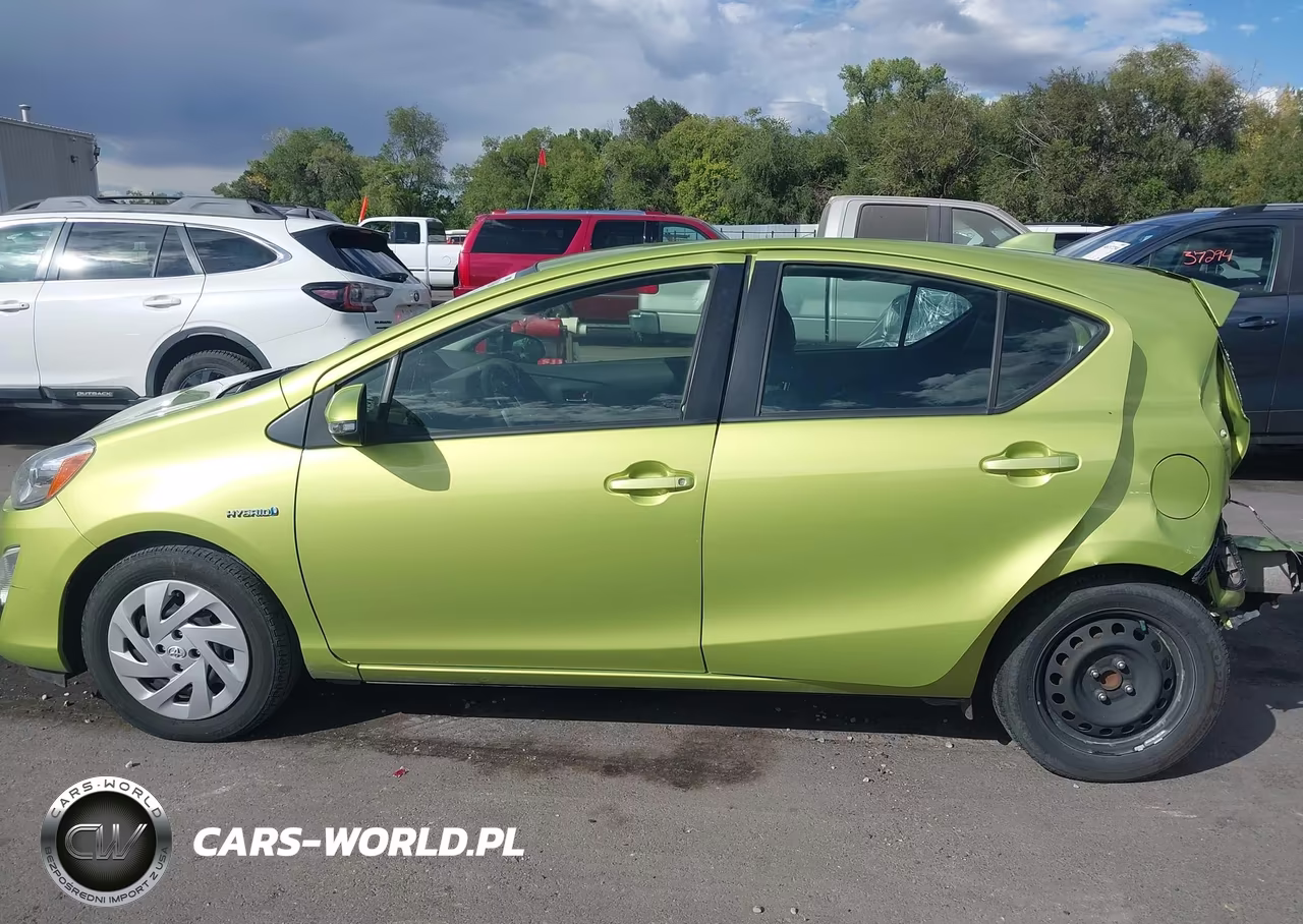 2016 Toyota Prius C Two VIN:JTDKDTB33G1133751 - 14