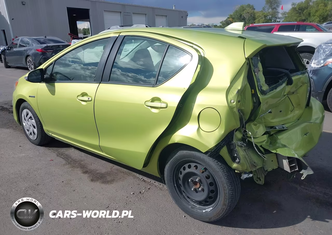 2016 Toyota Prius C Two VIN:JTDKDTB33G1133751 - 3