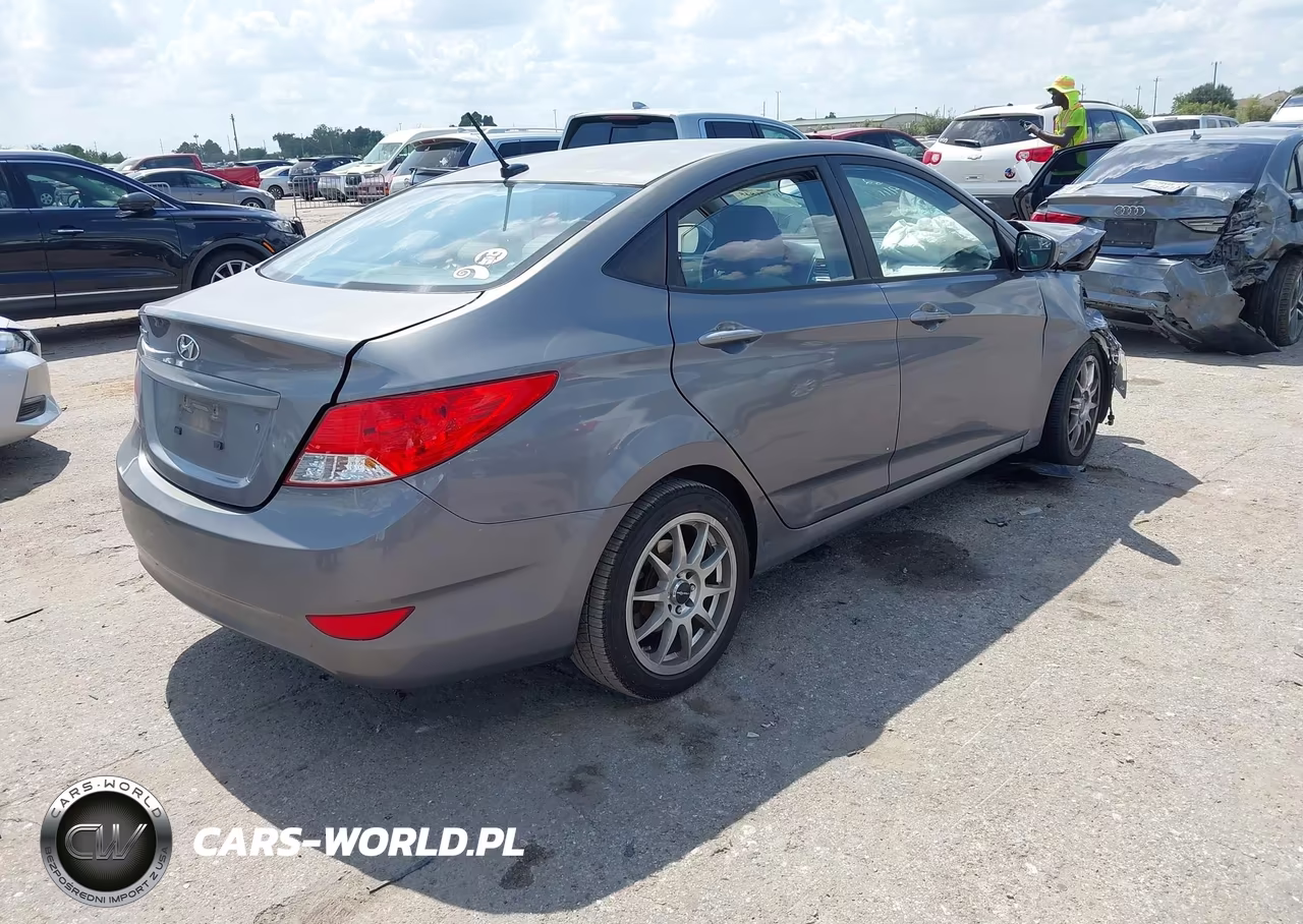 2014 Hyundai Accent Gls VIN:KMHCU4AEXEU771838 - 4