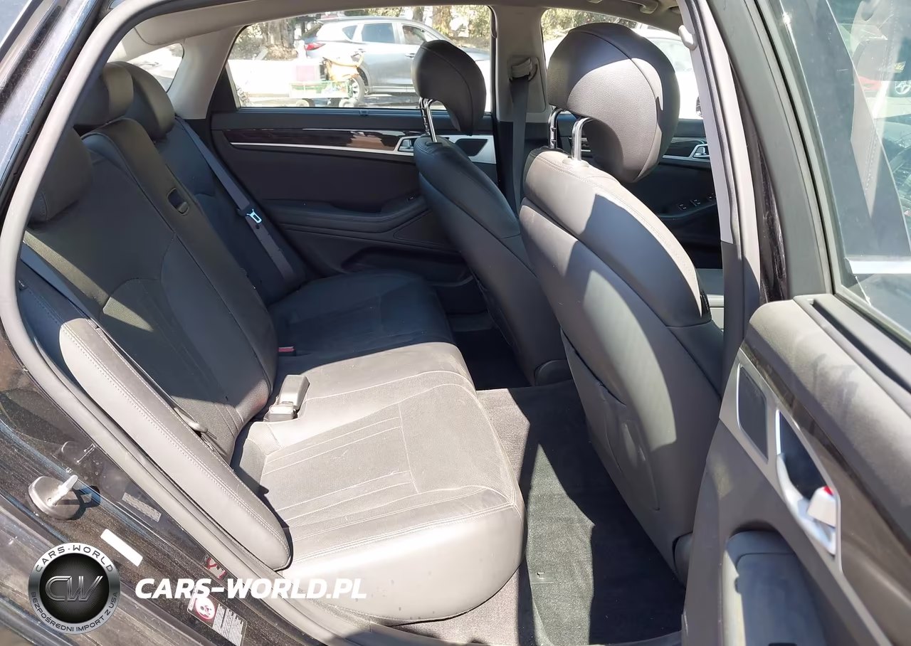 2015 Hyundai Genesis 3.8 VIN:KMHGN4JE6FU084520 - 8