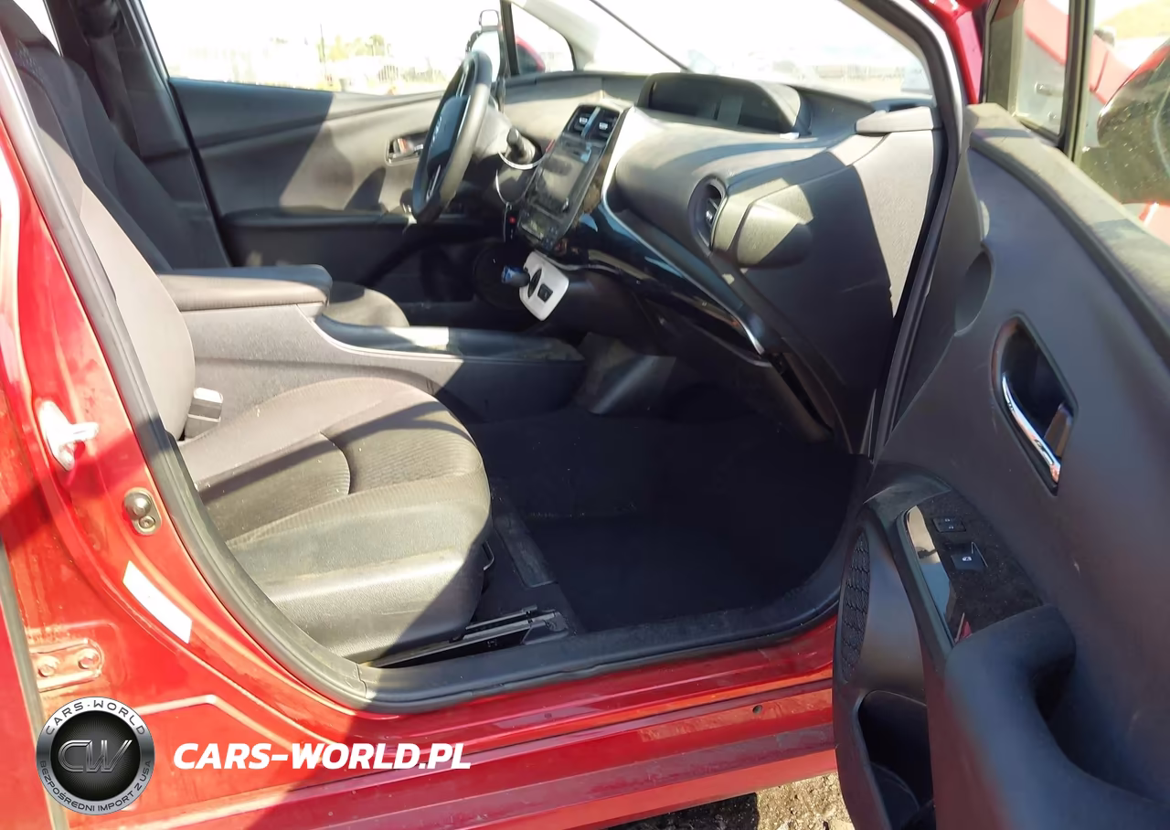 2018 Toyota Prius Two VIN:JTDKBRFU1J3589920 - 5