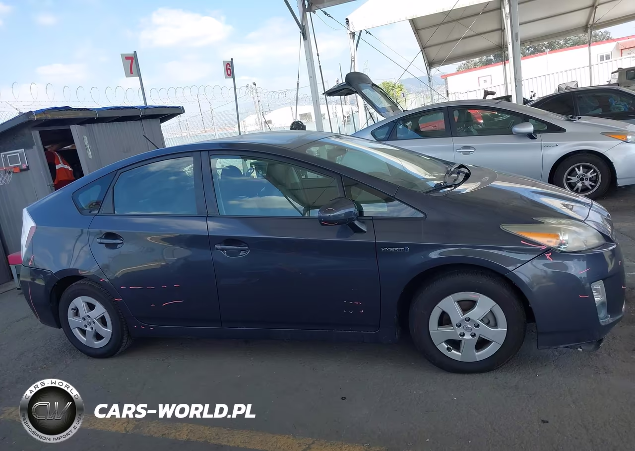 2011 Toyota Prius Two VIN:JTDKN3DU0B0287643 - 12