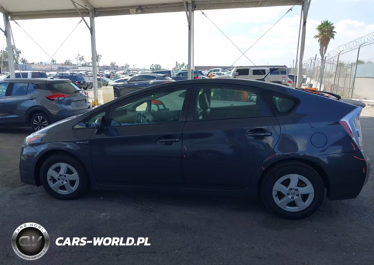 2011 Toyota Prius Two VIN:JTDKN3DU0B0287643 - 13