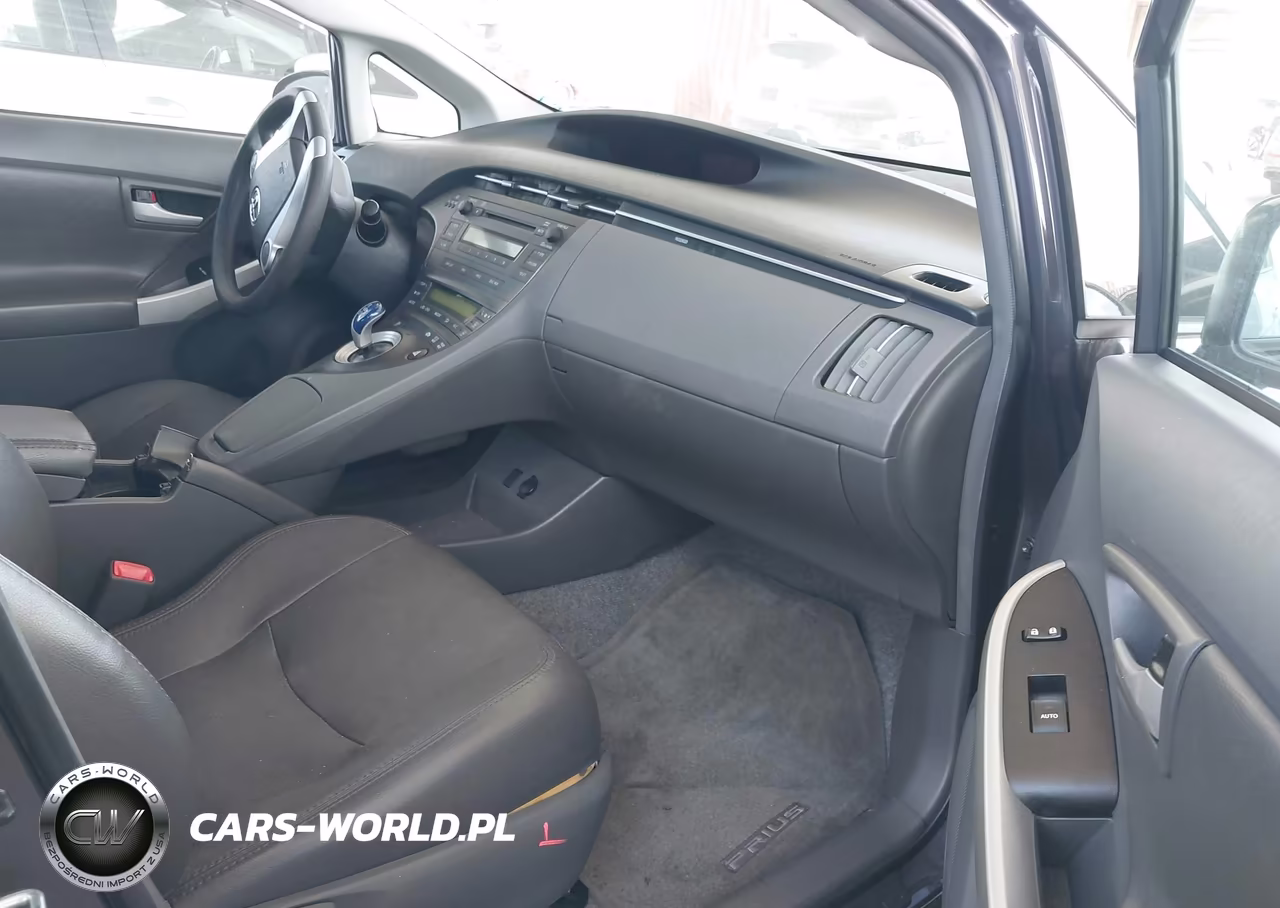 2011 Toyota Prius Two VIN:JTDKN3DU0B0287643 - 5