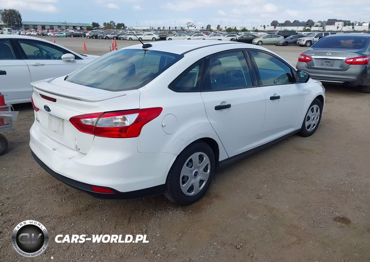 2014 Ford Focus S VIN:1FADP3E27EL374965 - 4
