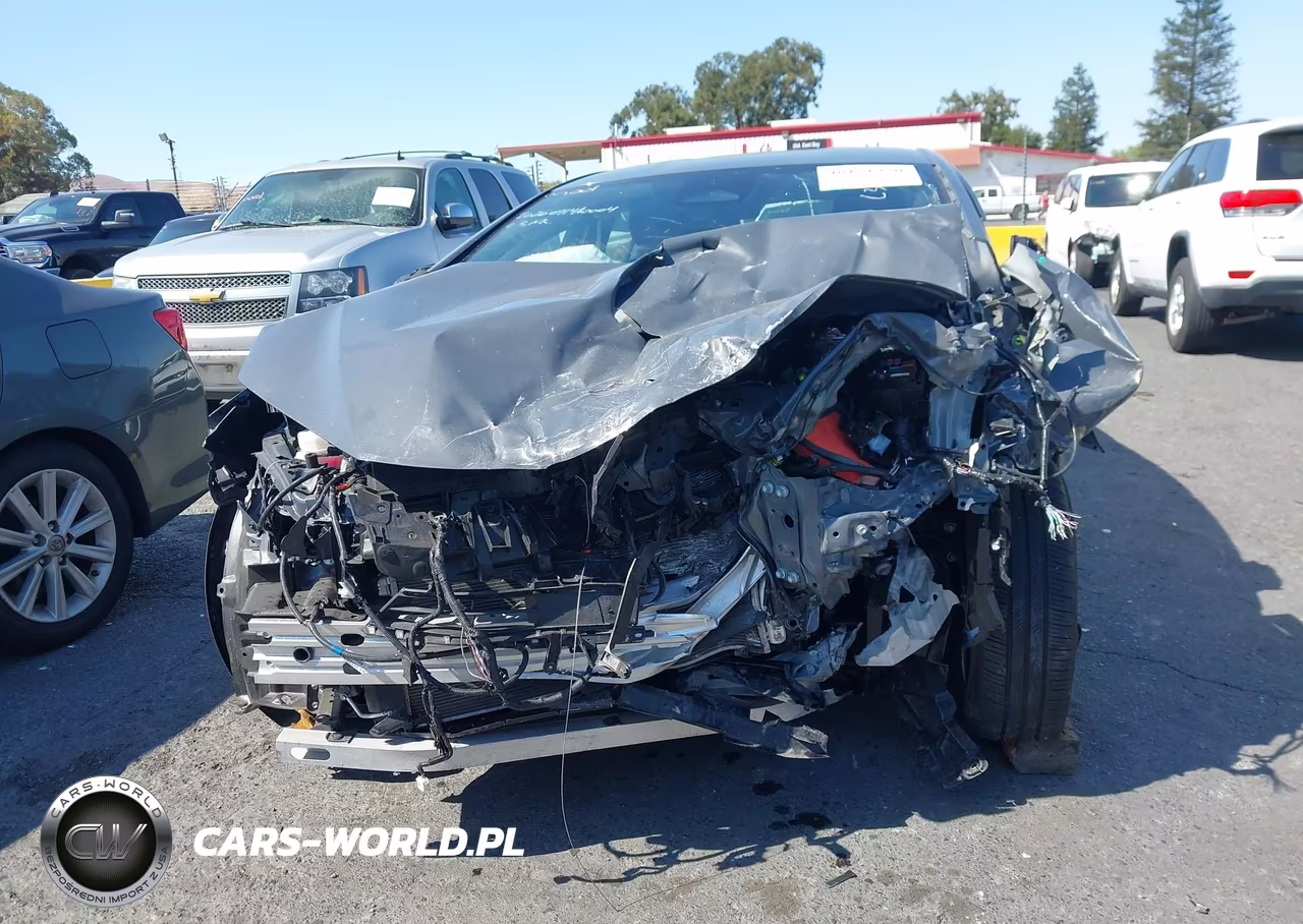 2025 Toyota Prius Le VIN:JTDACAAU0S3051695 - 12