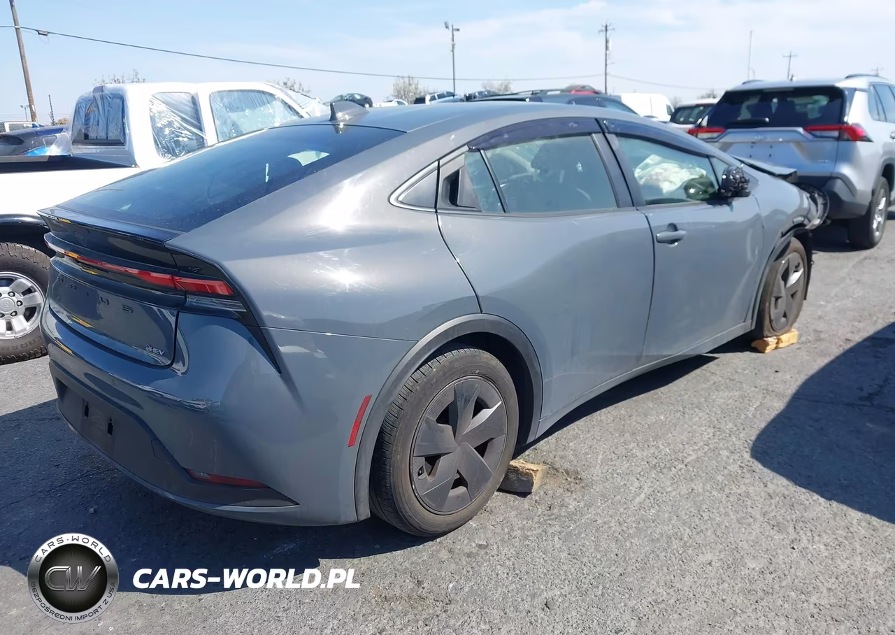 2025 Toyota Prius Le VIN:JTDACAAU0S3051695 - 4