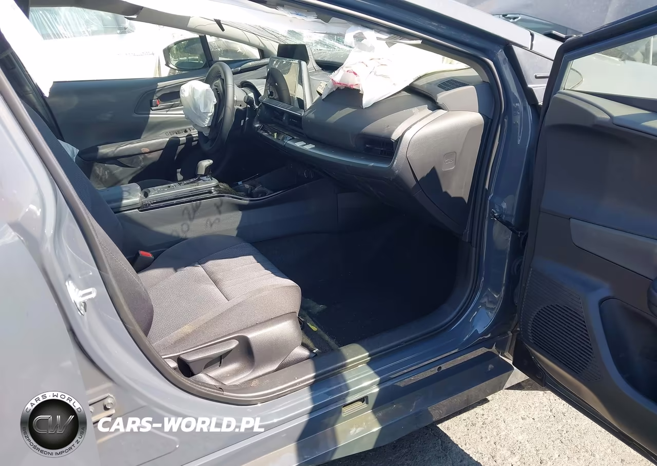 2025 Toyota Prius Le VIN:JTDACAAU0S3051695 - 5