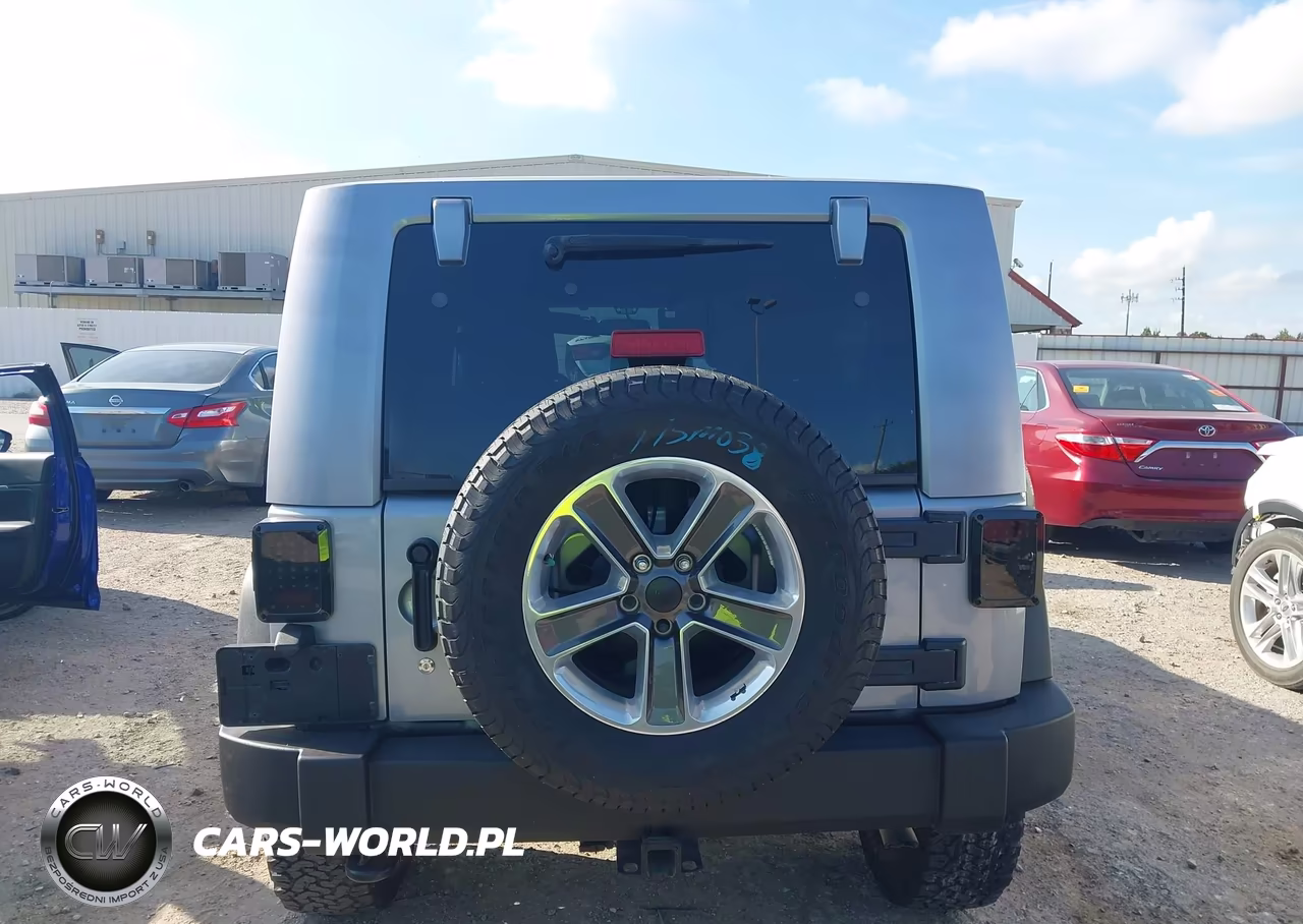 2014 Jeep Wrangler Unlimited Rubicon VIN:1C4BJWFG4EL292142 - 17