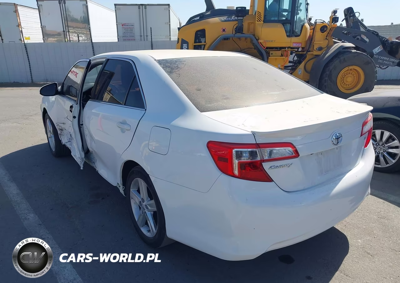 2014 Toyota Camry Se VIN:4T1BF1FK8EU436872 - 3