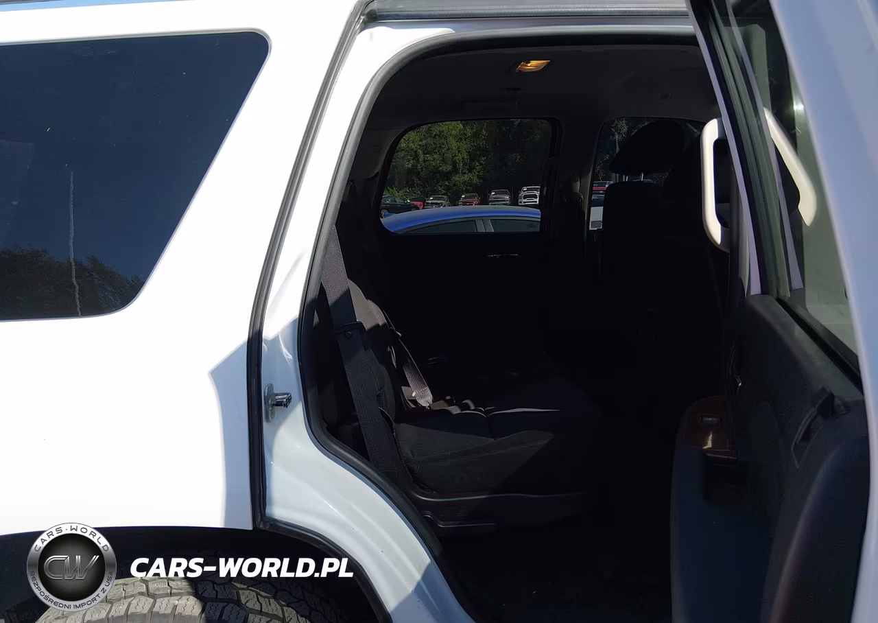 2011 GMC Yukon Sle VIN:1GKS2AE02BR228456 - 8