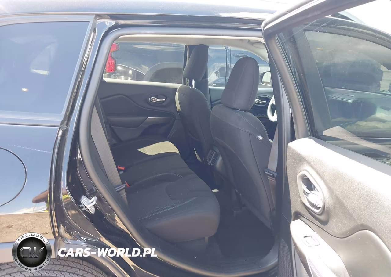 2020 Jeep Cherokee Latitude Fwd VIN:1C4PJLCB3LD624236 - 8