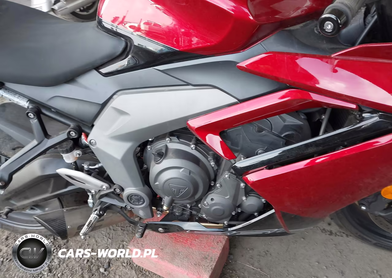 2025 Triumph Motorcycle Daytona 660 VIN:SMTL23UF0STCC9674 - 8