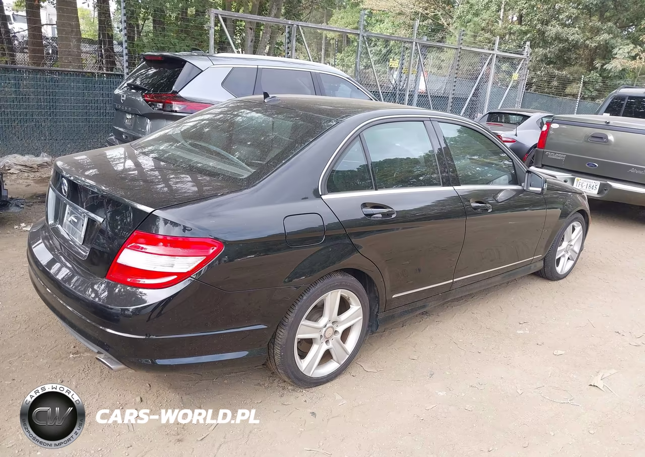 2010 Mercedes-Benz C 300 Sport VIN:WDDGF5EB9AR124419 - 4