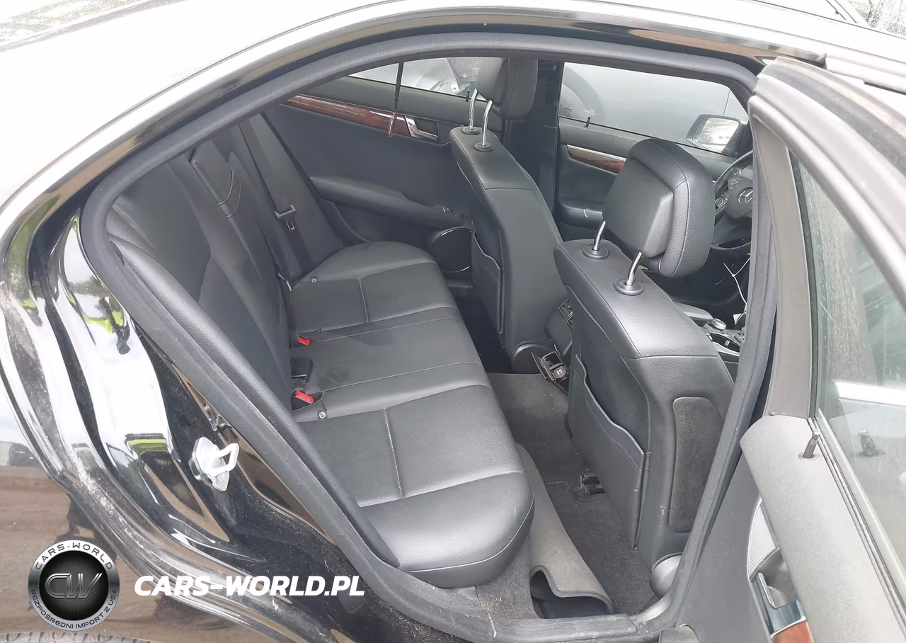 2010 Mercedes-Benz C 300 Sport VIN:WDDGF5EB9AR124419 - 8