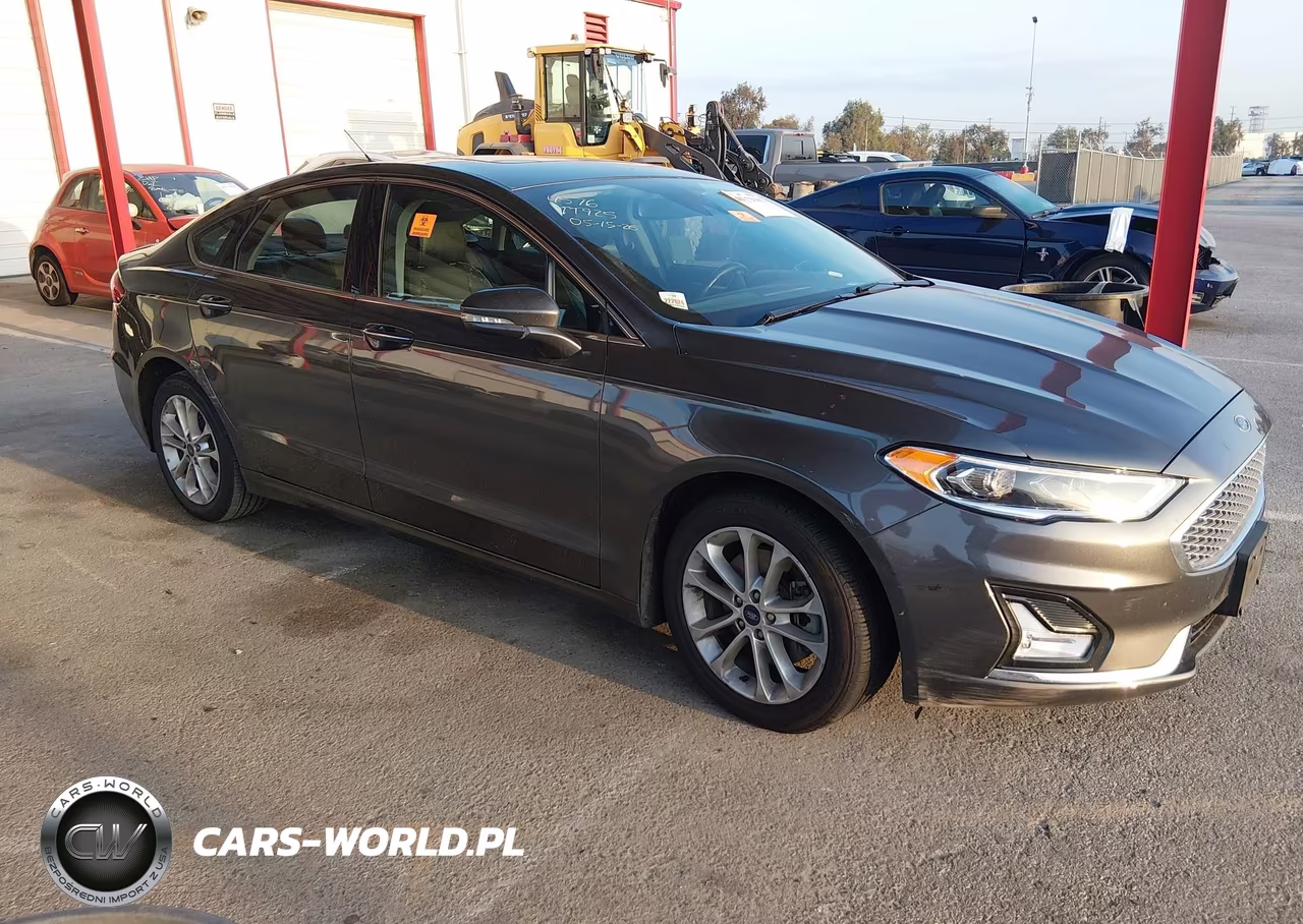 2019 Ford Fusion Energi Titanium