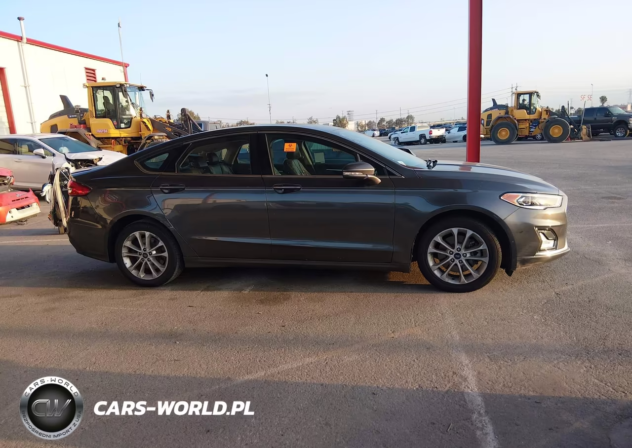 2019 Ford Fusion Energi Titanium VIN:3FA6P0SU9KR114576 - 13